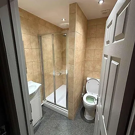 Airport Tavern Hotel